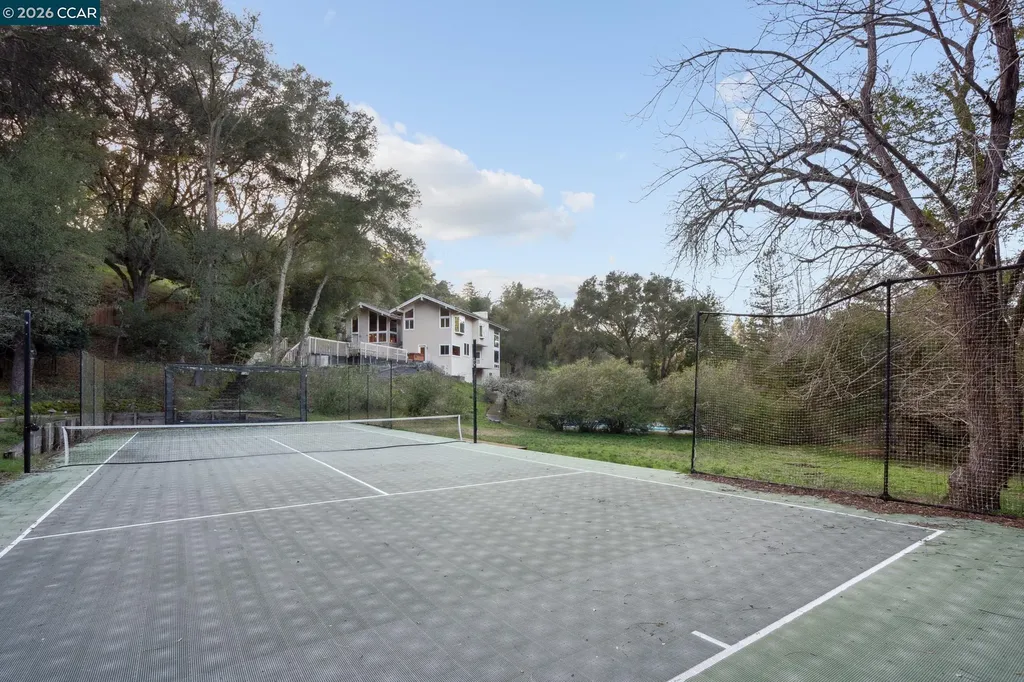 49 Tiger Tail Court Orinda CA 94563