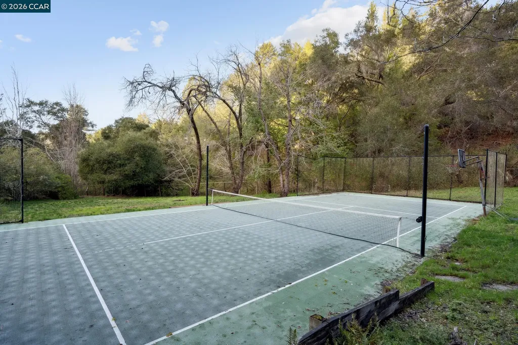 49 Tiger Tail Court Orinda CA 94563