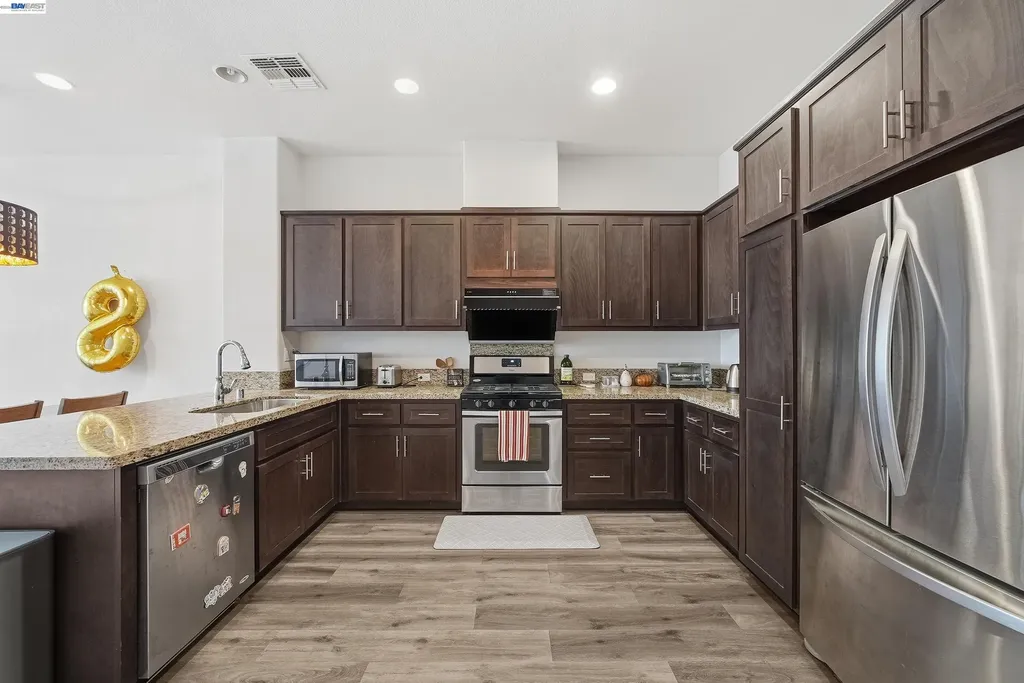 5569 Azalea Way Newark CA 94560