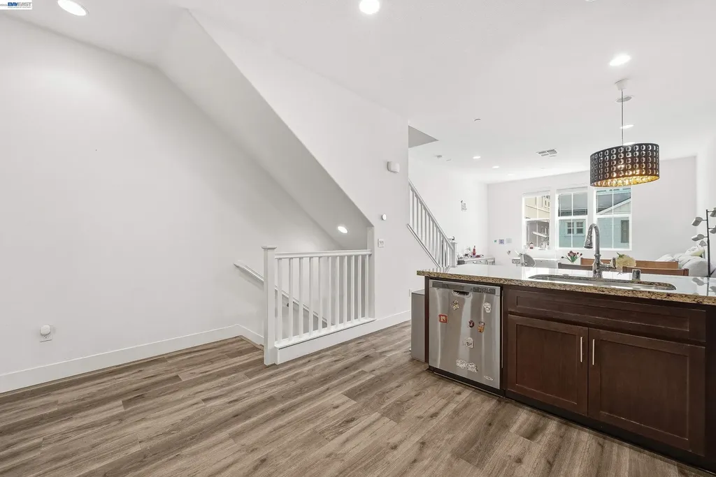 5569 Azalea Way Newark CA 94560