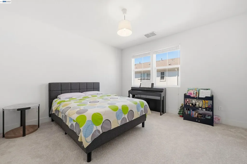 5569 Azalea Way Newark CA 94560