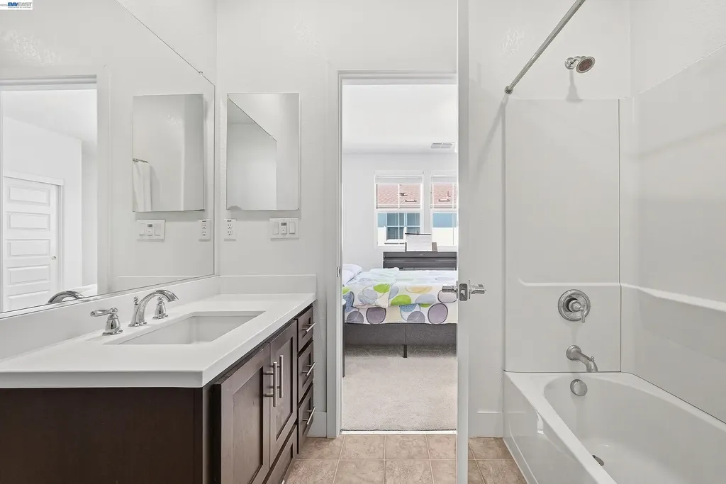 5569 Azalea Way Newark CA 94560