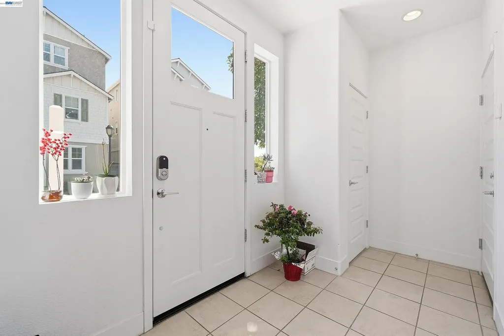 5569 Azalea Way Newark CA 94560