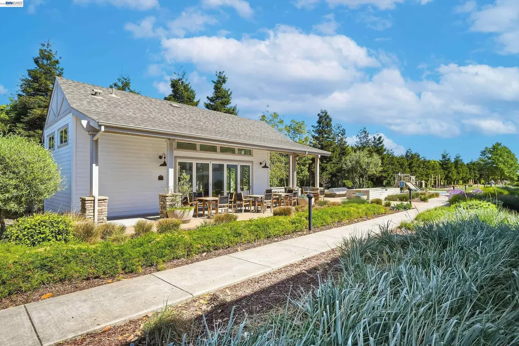 5569 Azalea Way Newark CA 94560