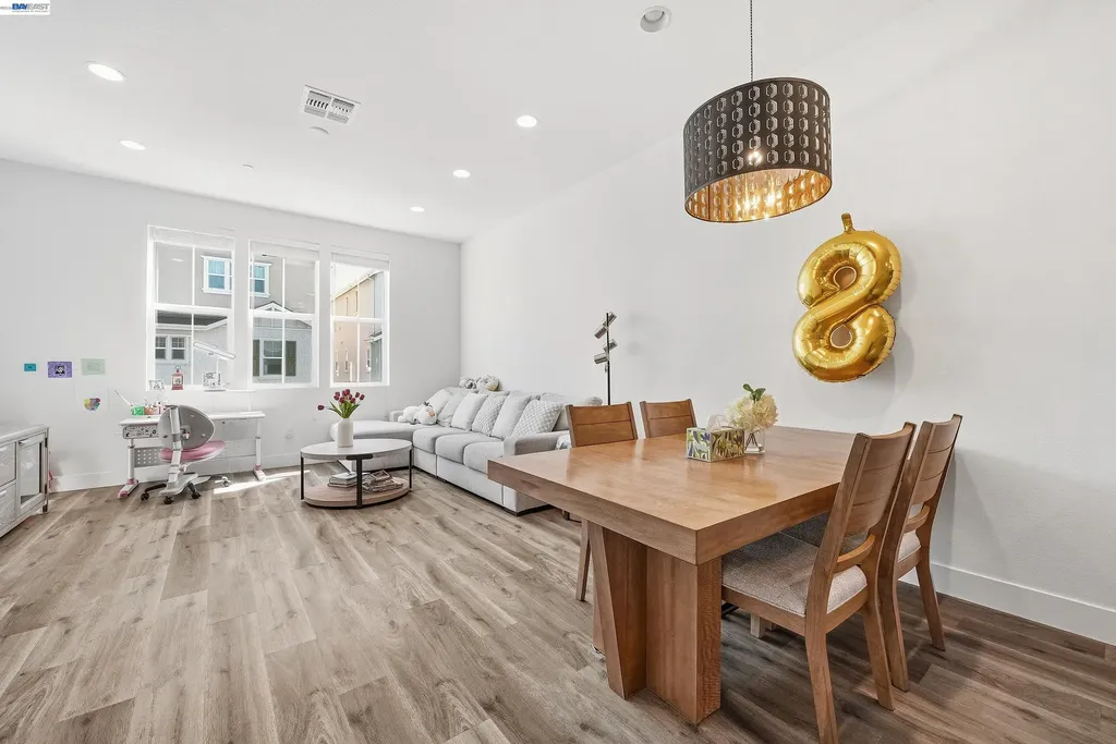 5569 Azalea Way Newark CA 94560