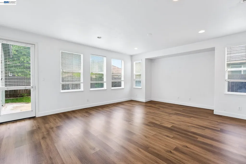 53 Puffin Circle Oakley CA 94561