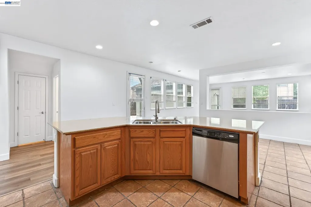 53 Puffin Circle Oakley CA 94561