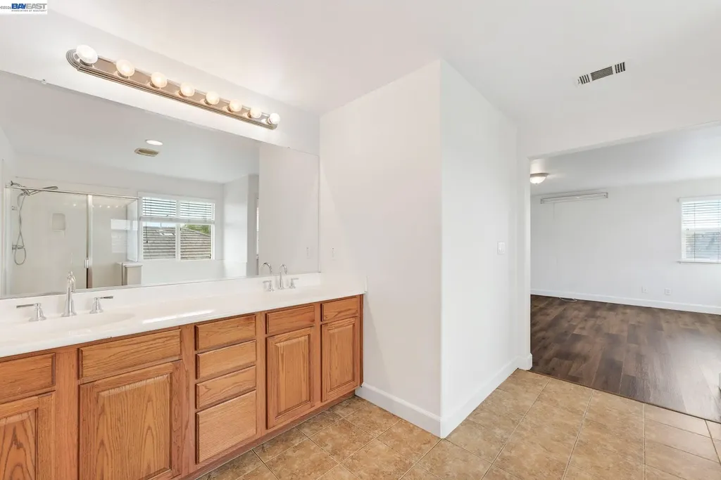 53 Puffin Circle Oakley CA 94561