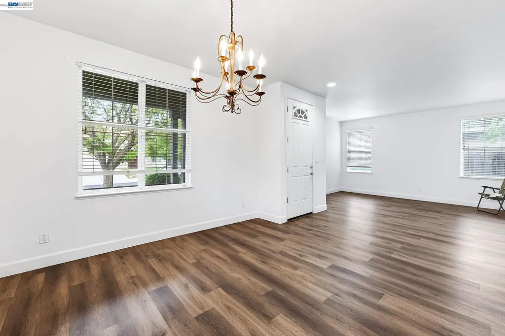 53 Puffin Circle Oakley CA 94561
