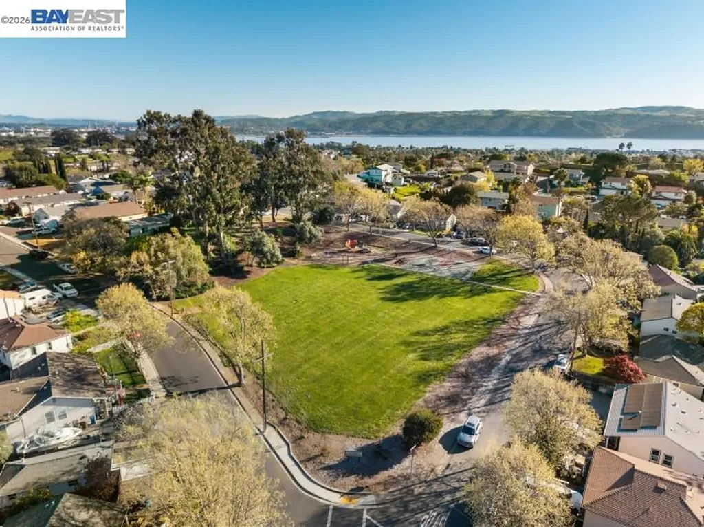 347 E T Street Benicia CA 94510