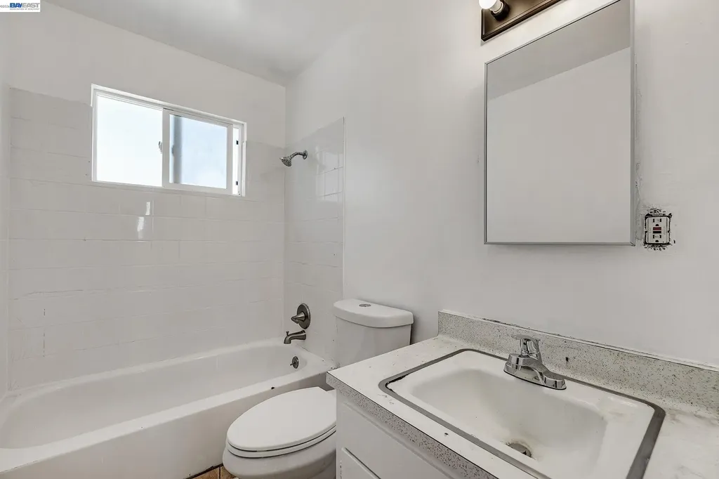 2828 22nd Avenue Oakland CA 94606