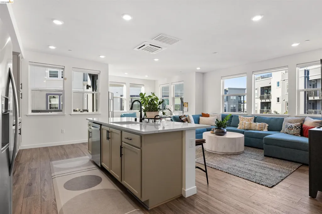 2836 Tradewind Drive Alameda CA 94501