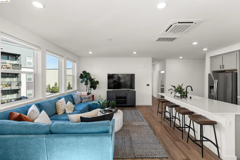 2836 Tradewind Drive Alameda CA 94501