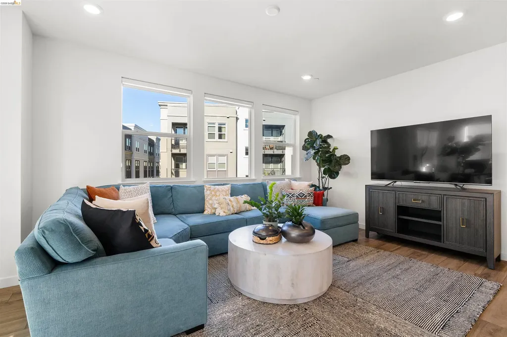 2836 Tradewind Drive Alameda CA 94501