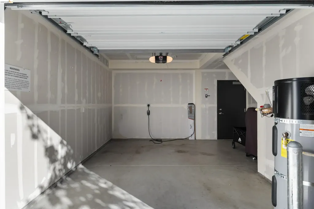 2836 Tradewind Drive Alameda CA 94501