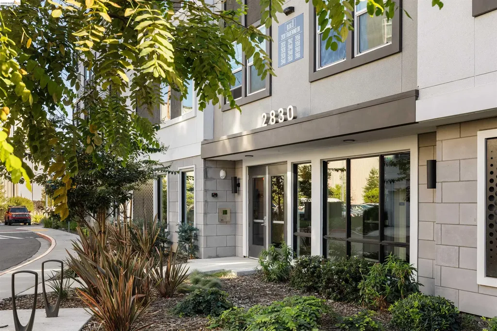2836 Tradewind Drive Alameda CA 94501