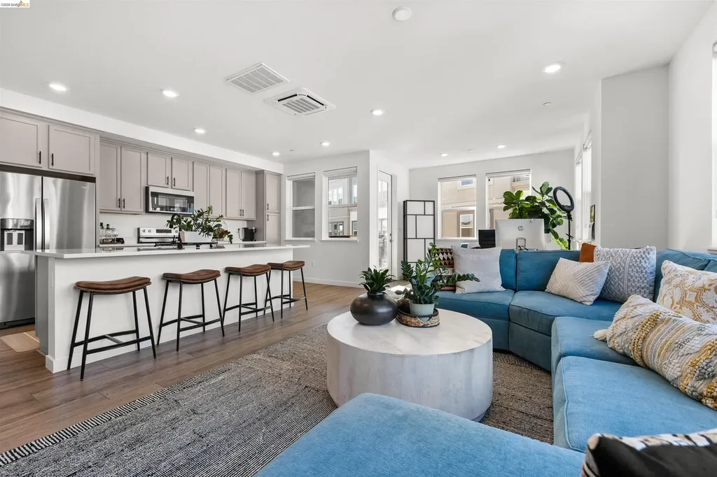2836 Tradewind Drive Alameda CA 94501