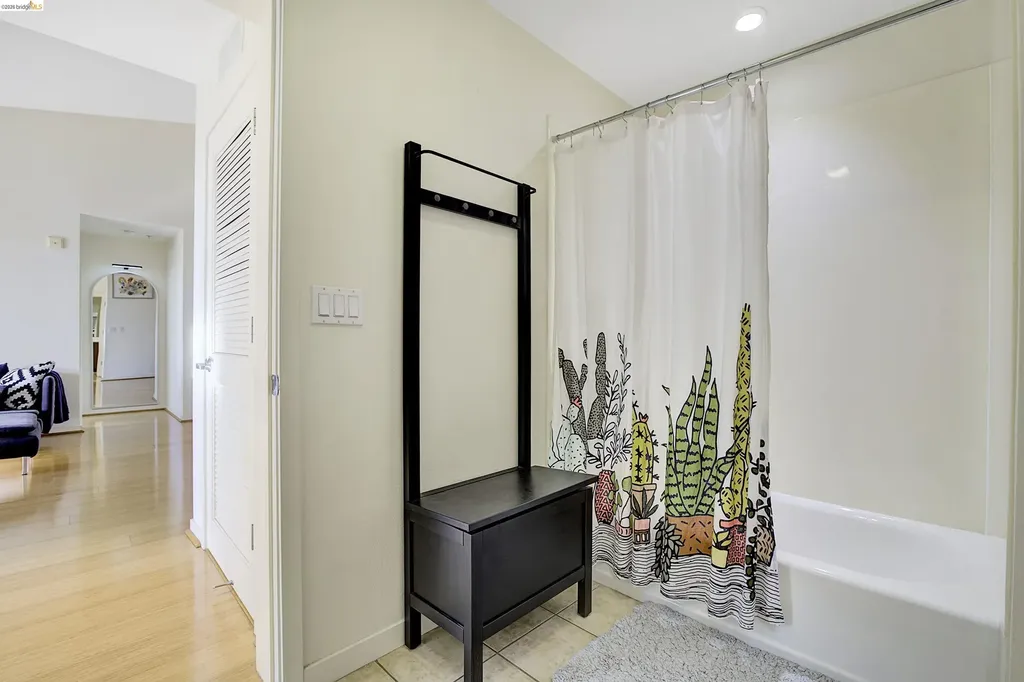 3090 Glascock Street Oakland CA 94601