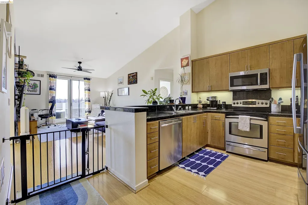 3090 Glascock Street Oakland CA 94601