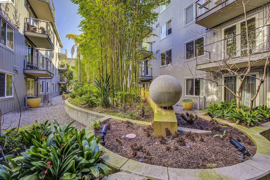 3090 Glascock Street Oakland CA 94601