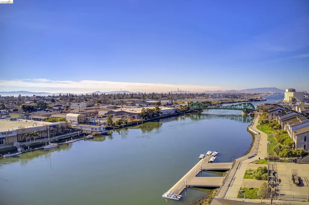 3090 Glascock Street Oakland CA 94601