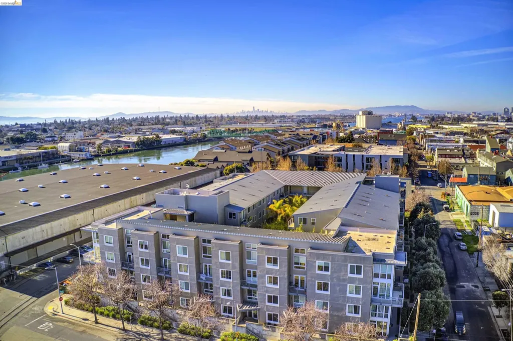 3090 Glascock Street Oakland CA 94601