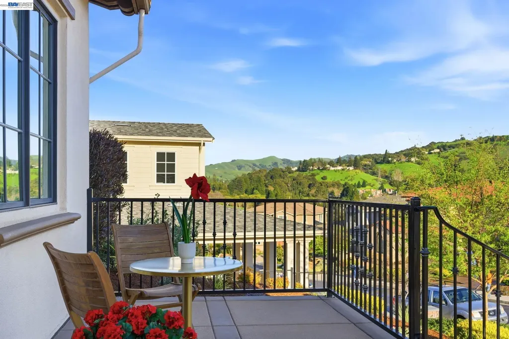201 Willowbrook Lane Moraga CA 94556