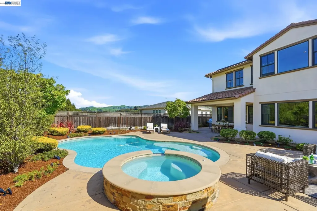 201 Willowbrook Lane Moraga CA 94556