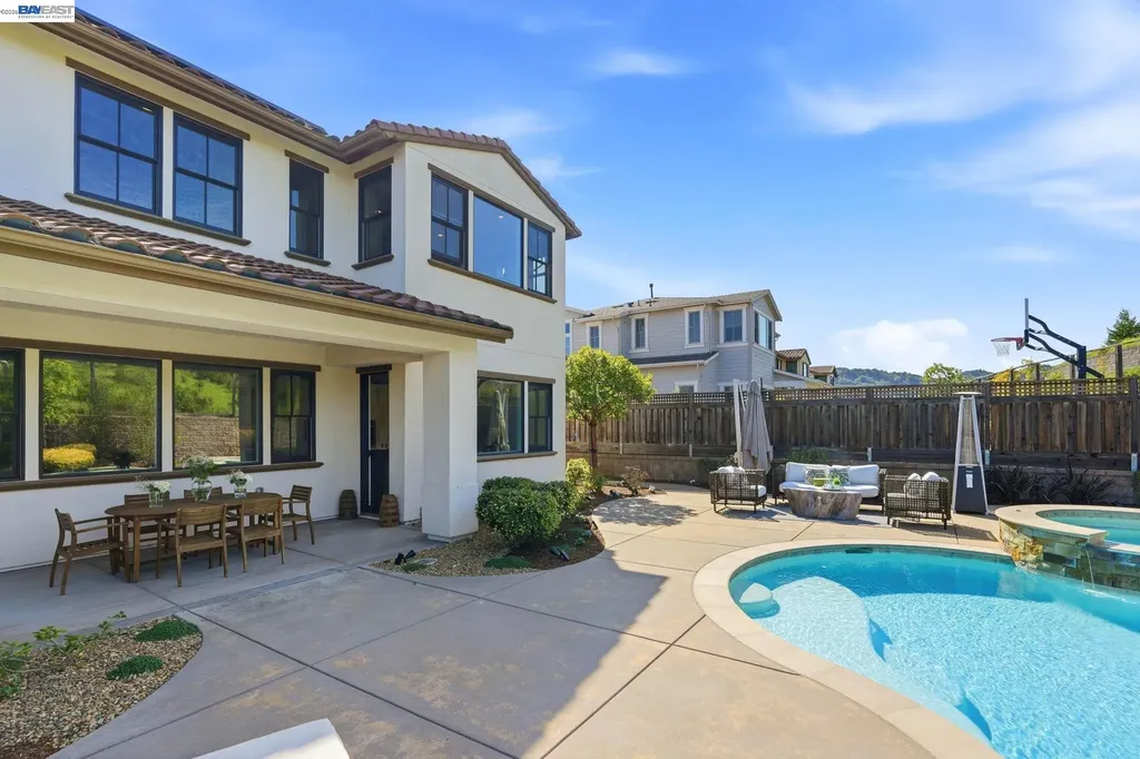 201 Willowbrook Lane Moraga CA 94556
