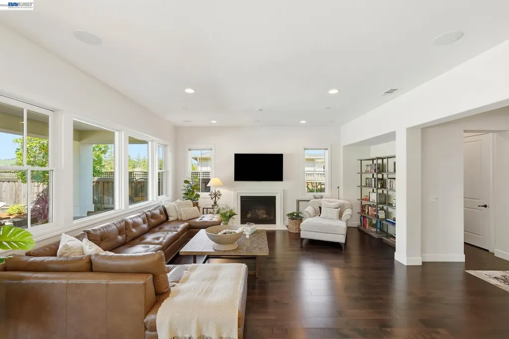 201 Willowbrook Lane Moraga CA 94556
