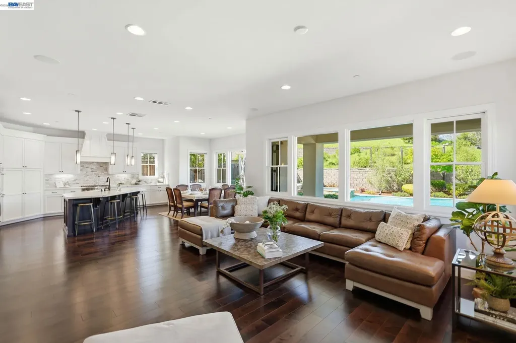 201 Willowbrook Lane Moraga CA 94556