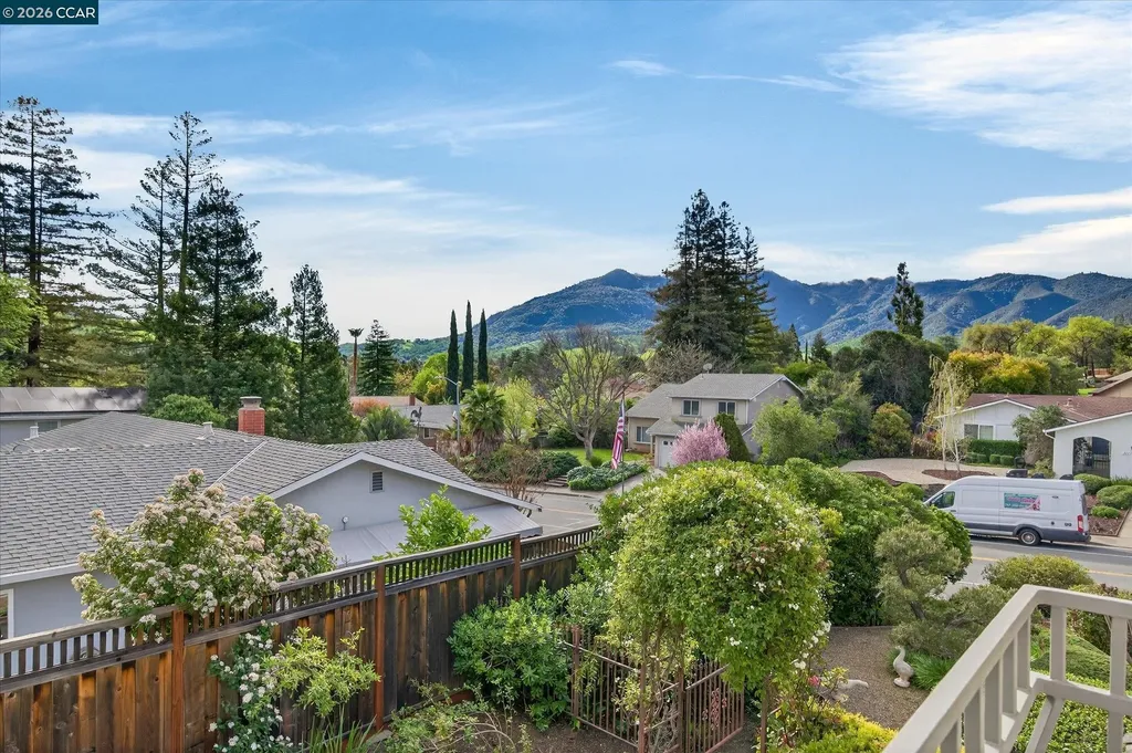 218 Mountaire Circle Clayton CA 94517