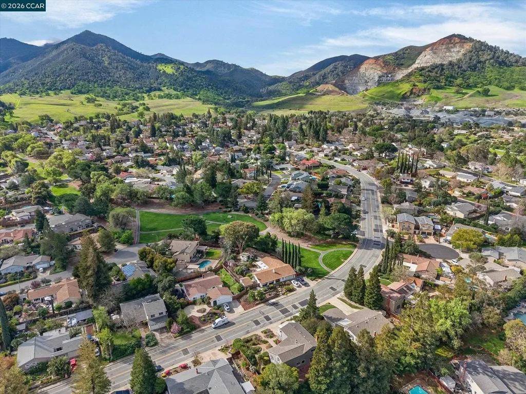 218 Mountaire Circle Clayton CA 94517