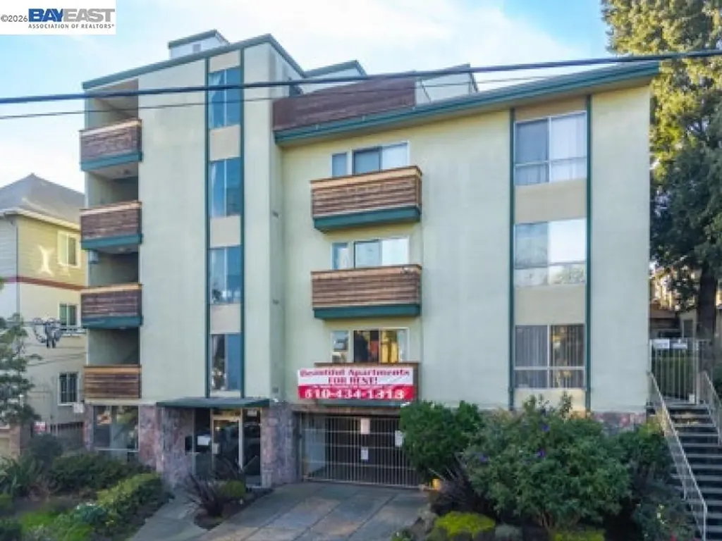 Oakland CA, 303 Lee Street