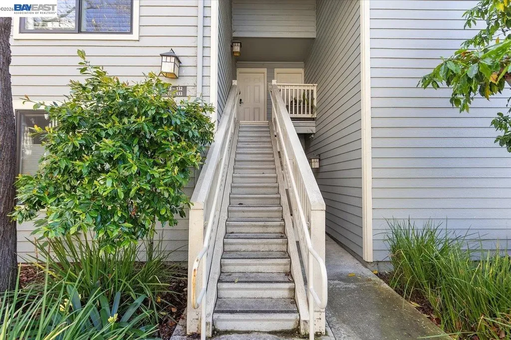 130 Lakeshore Court Richmond CA 94804