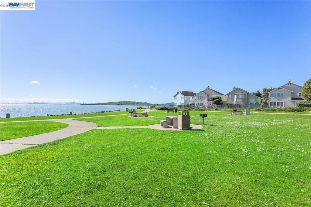 130 Lakeshore Court Richmond CA 94804