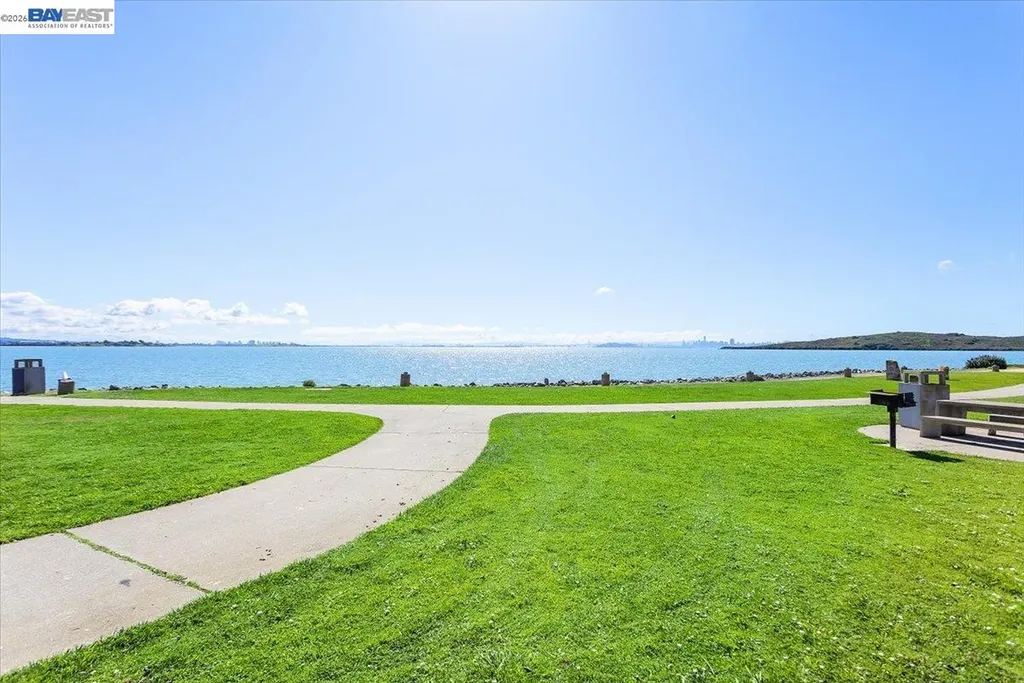 130 Lakeshore Court Richmond CA 94804