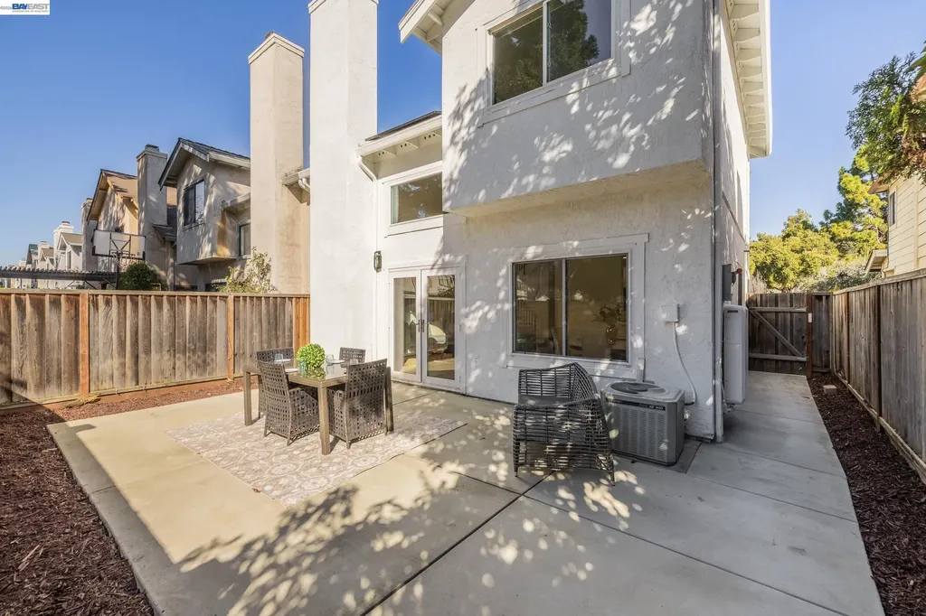 4900 Creekwood Drive Fremont CA 94555