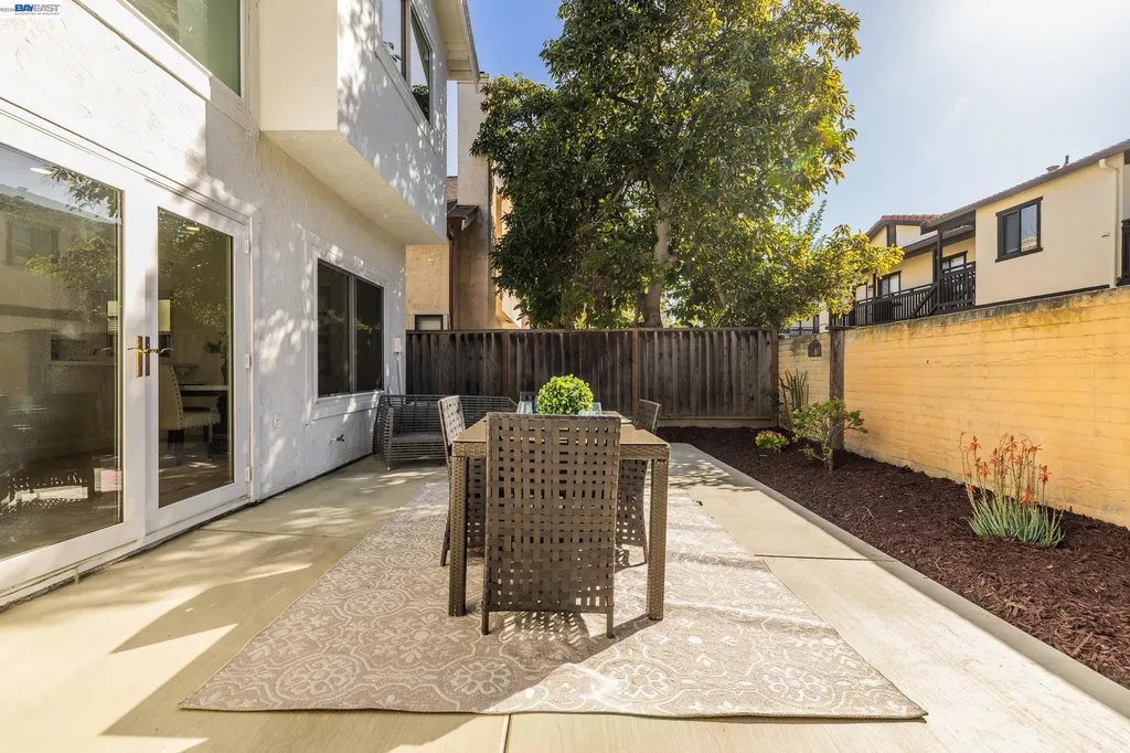 4900 Creekwood Drive Fremont CA 94555