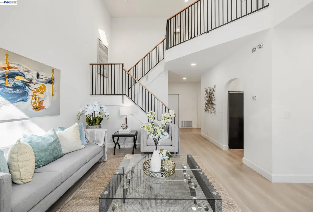 4900 Creekwood Drive Fremont CA 94555