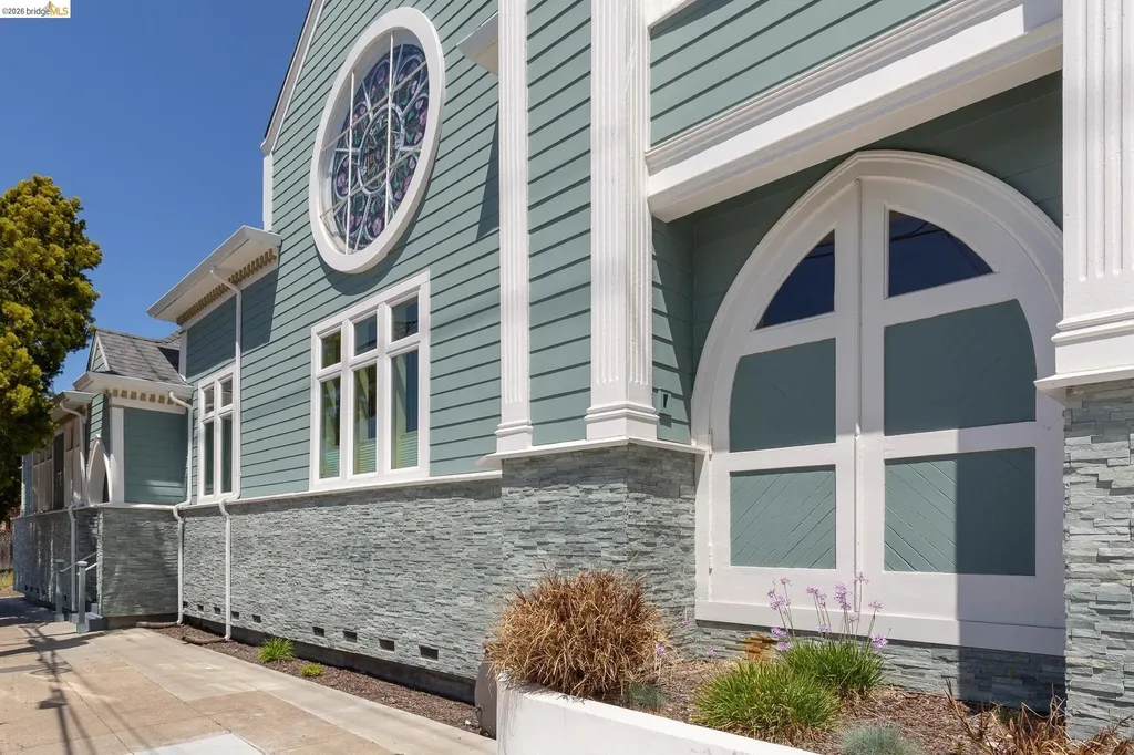 6300 Shattuck Avenue Oakland CA 94609