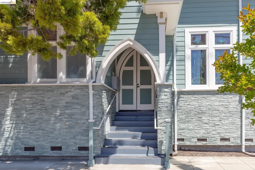 6300 Shattuck Avenue Oakland CA 94609