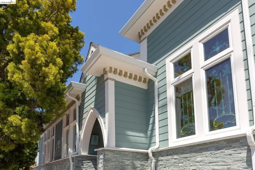 6300 Shattuck Avenue Oakland CA 94609