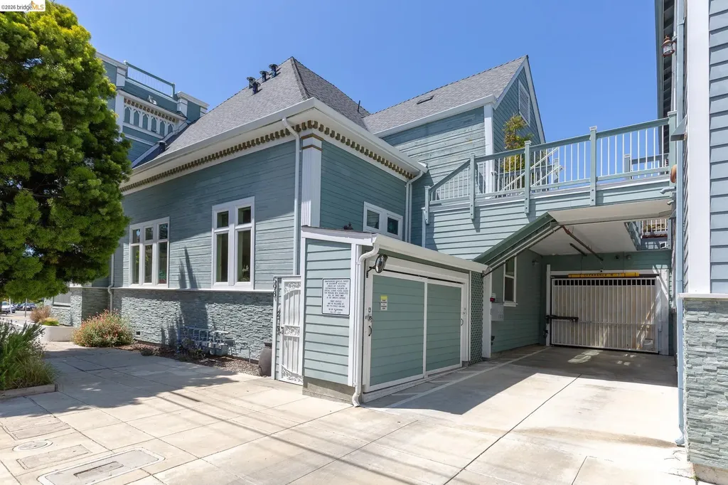 6300 Shattuck Avenue Oakland CA 94609