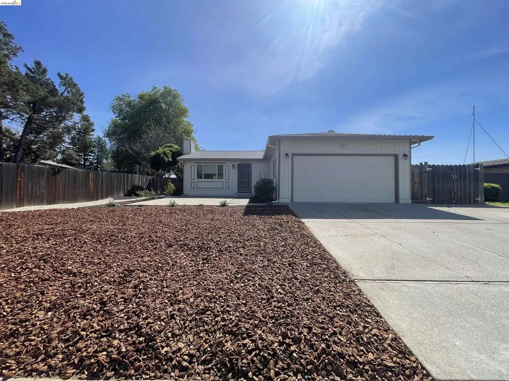 620 2nd Street Dixon CA 95620