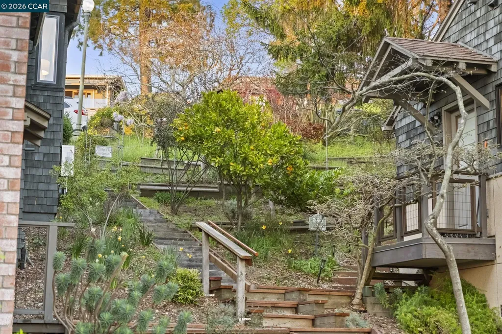 1160 Miller Berkeley CA 94708