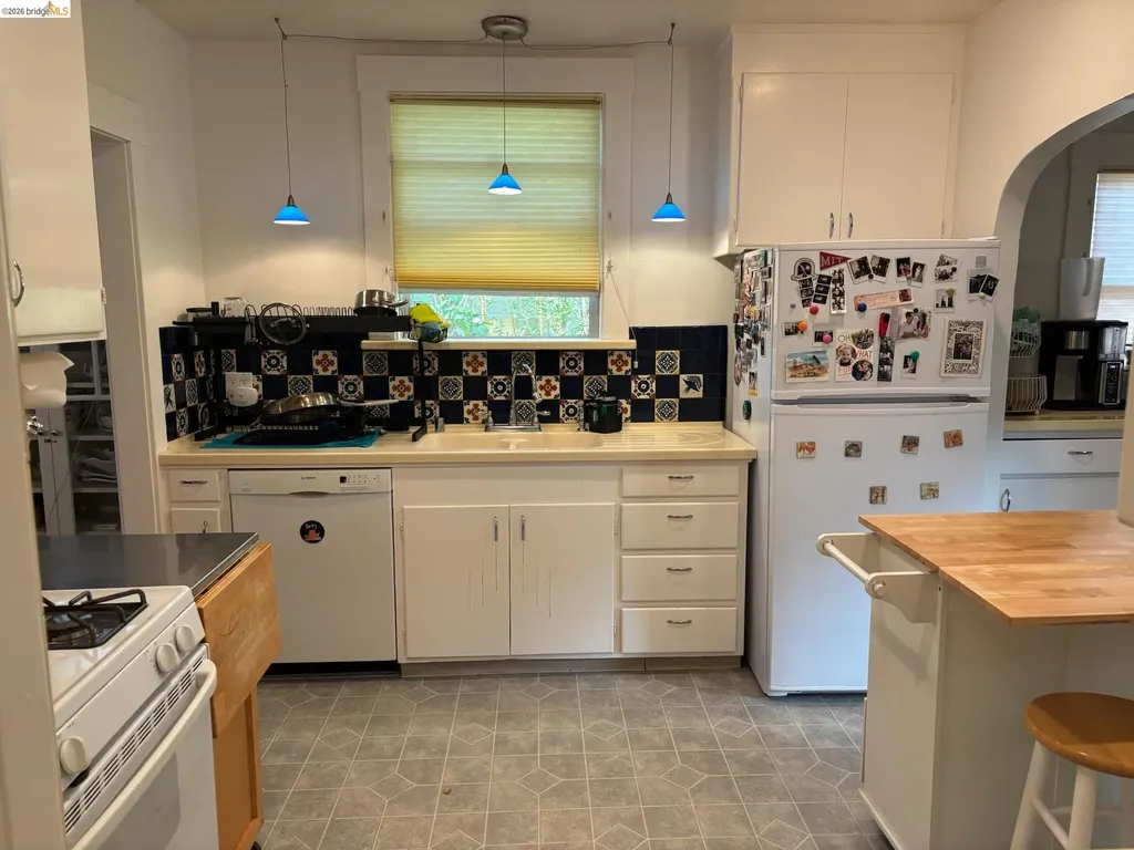 1024 Elsinore Avenue Oakland CA 94602