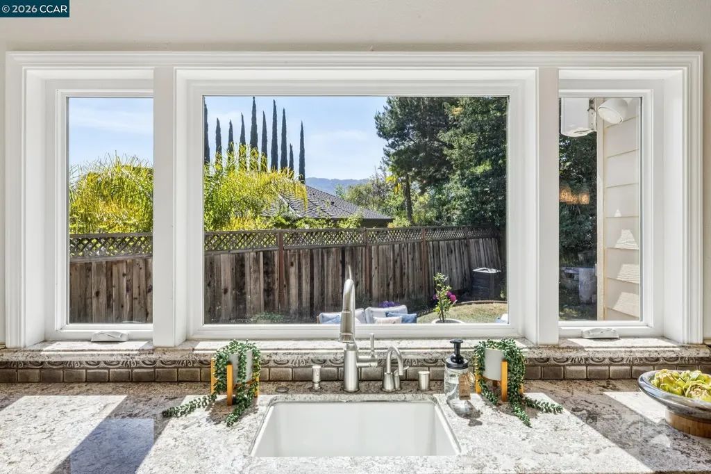 34 Sugarloaf Terrace Alamo CA 94507