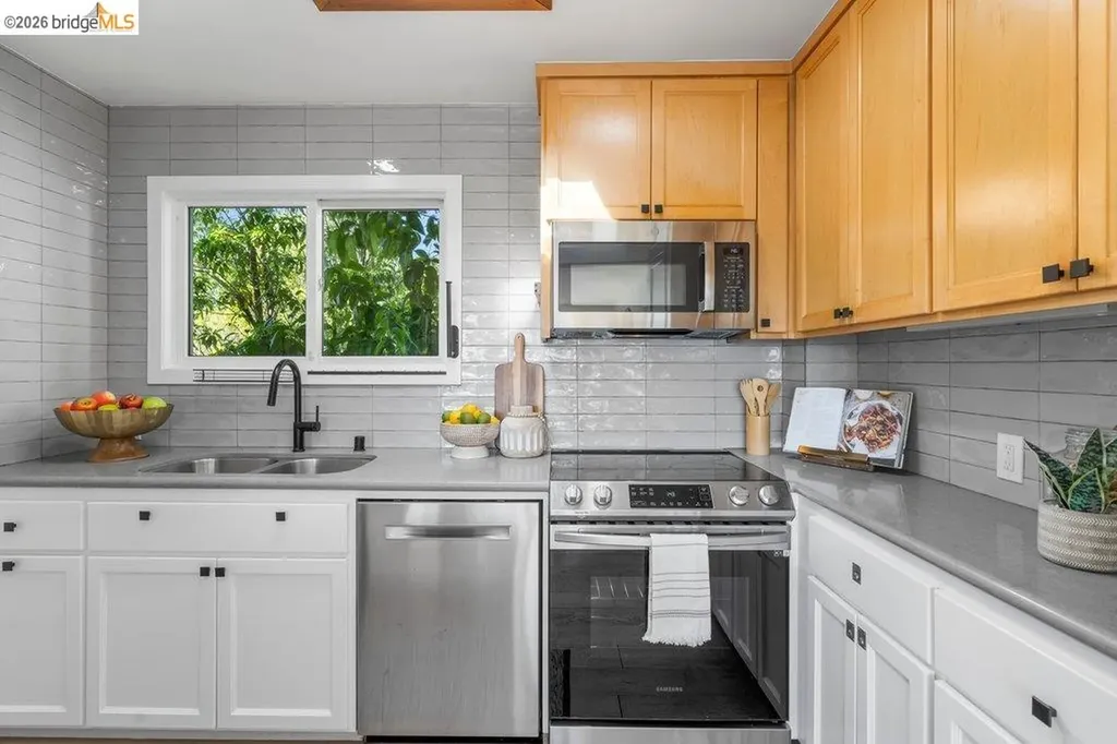 6715 Canyon Trail El Cerrito CA 94530