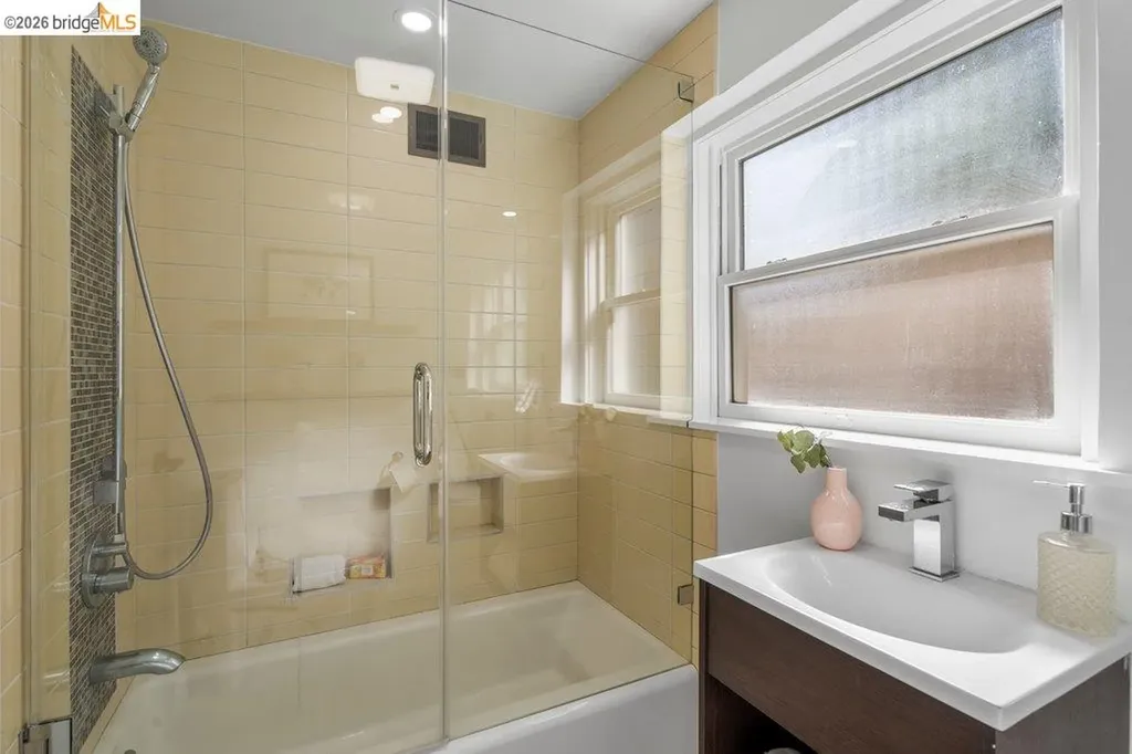 6715 Canyon Trail El Cerrito CA 94530